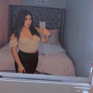 Meet your Posher, Gabriela